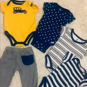 Gently used baby boy clothing bundle 0-3 months